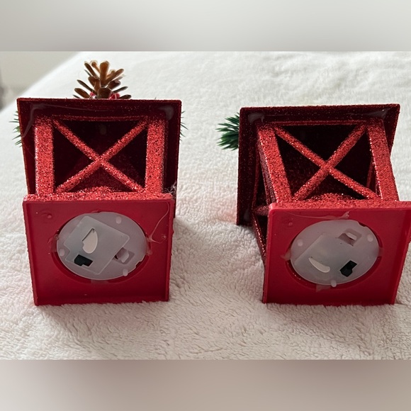 Red and White Tinsel Christmas Sleigh Decoration - Picture 6 of 6